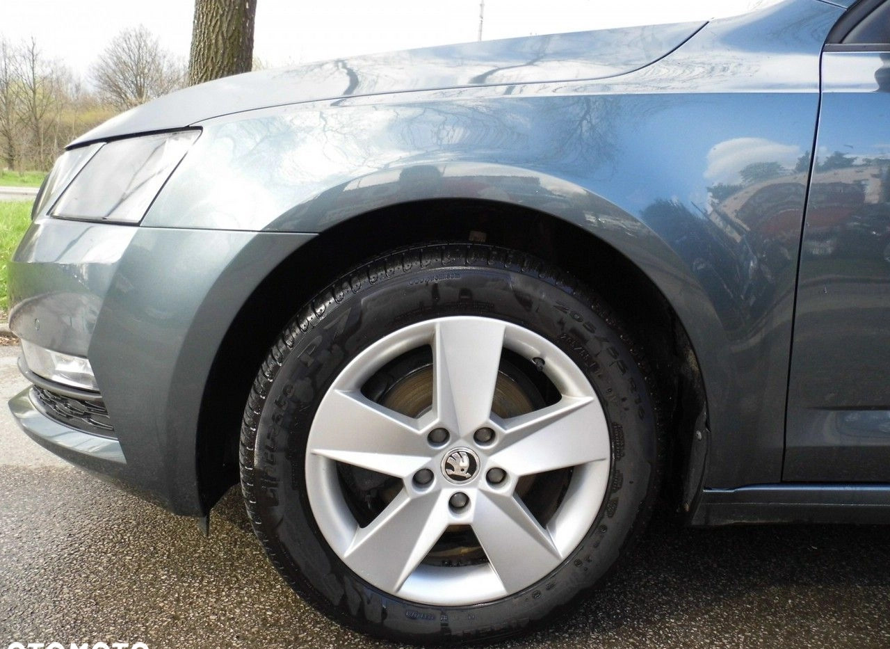 Skoda Octavia cena 48900 przebieg: 180000, rok produkcji 2019 z Łódź małe 46
